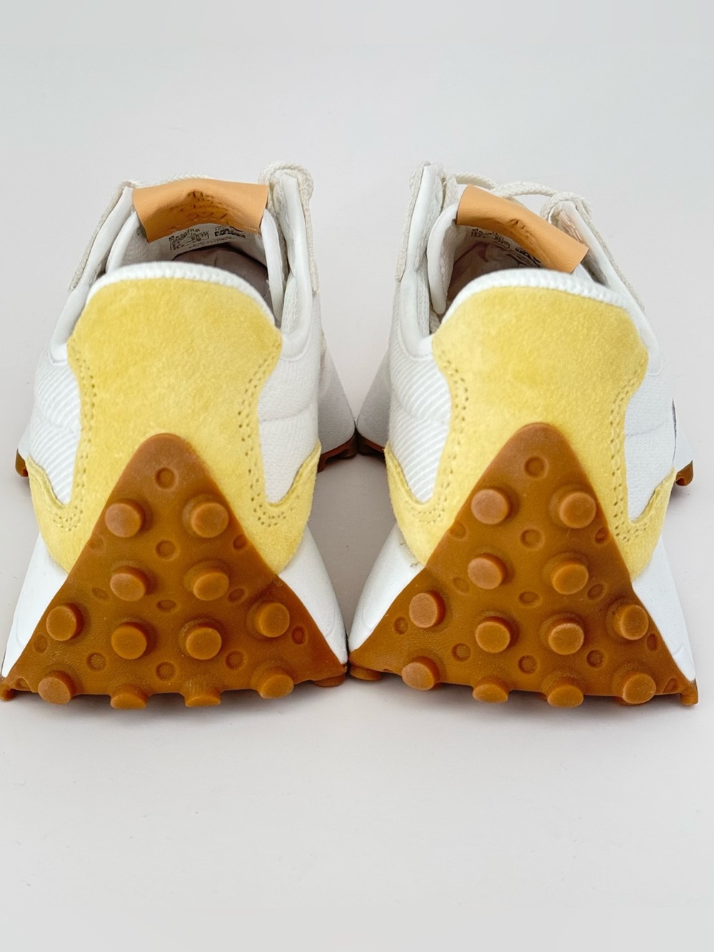New Balance Women’s 327 Sneakers - WS327RE - size 6.5 - New - Picture 4 of 8